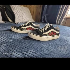 Vans With Roses